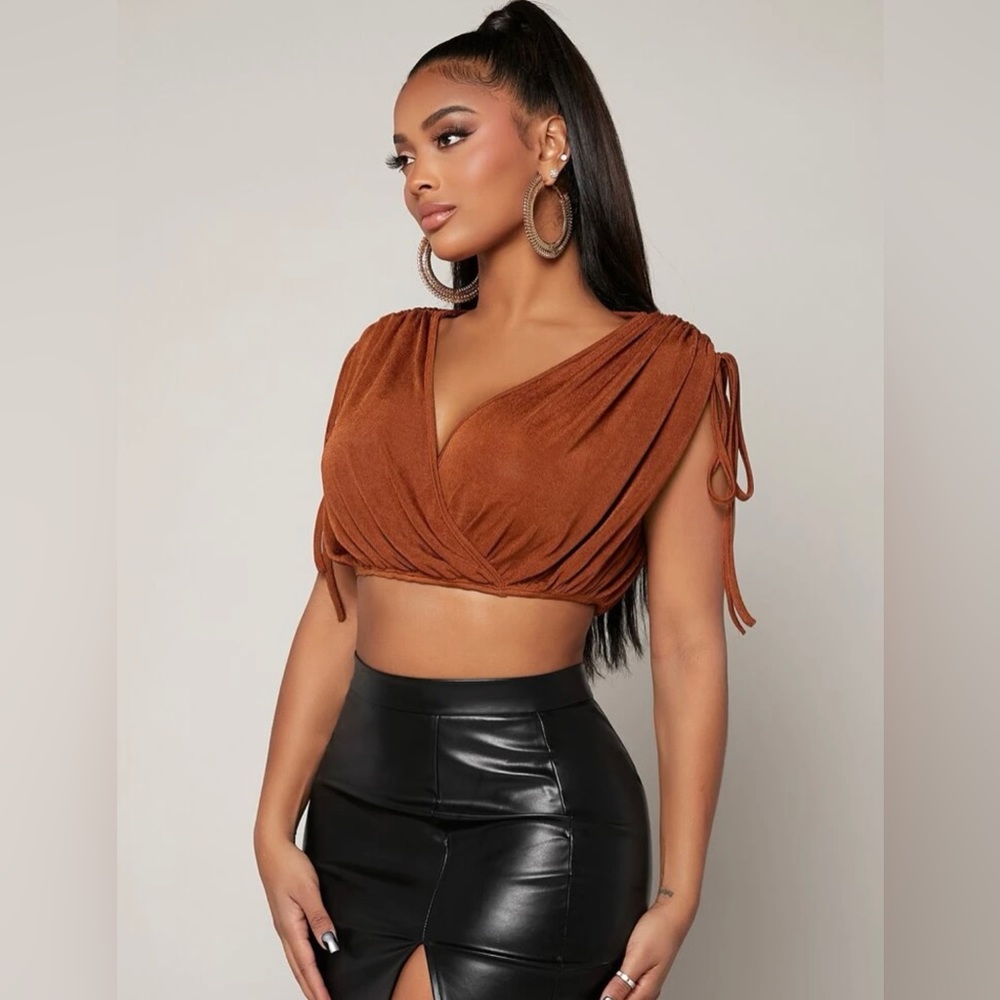 NWT Drawstring Sleeve Top - Picture 3 of 12